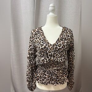 Gypsy Love Leopard Print Smocked Waist V-Neck
Peplum Blouse Women’s Size Medium